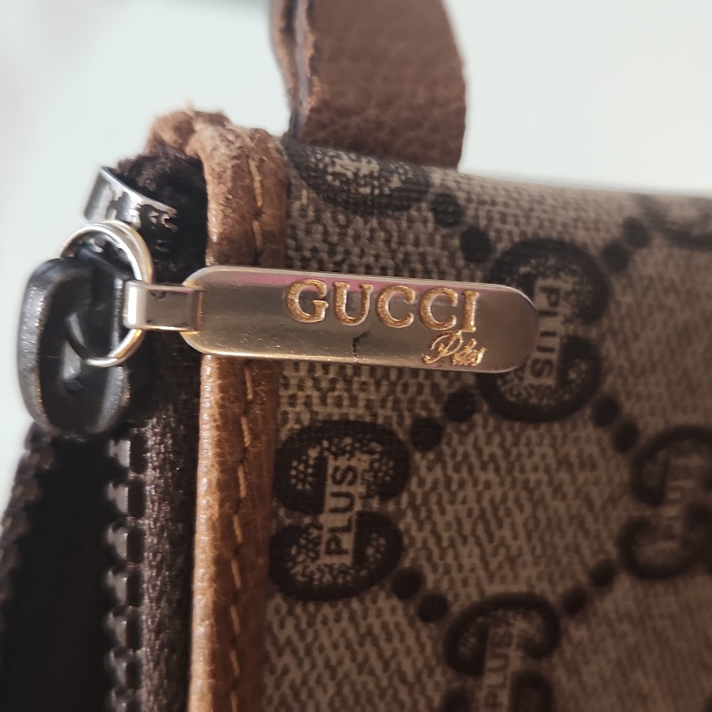 Gucci Plus Pouch - Picture 4 of 10